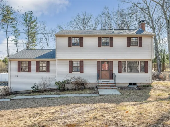 565 Elm St, Concord, MA 01742