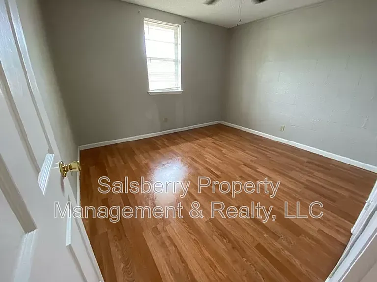 1202 NW 3rd Ave — Photo 7