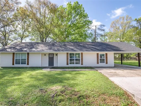 34590 Gravesbriar Dr, Denham Springs, LA 70706