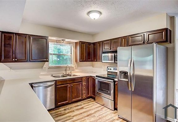 5th image of 256 Sumption Dr