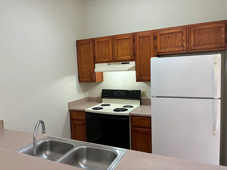 511 Shiloh Dr #14 — Photo 6