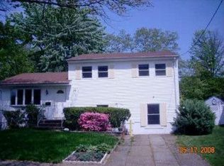 33 Finley Rd, Edison, NJ 08817