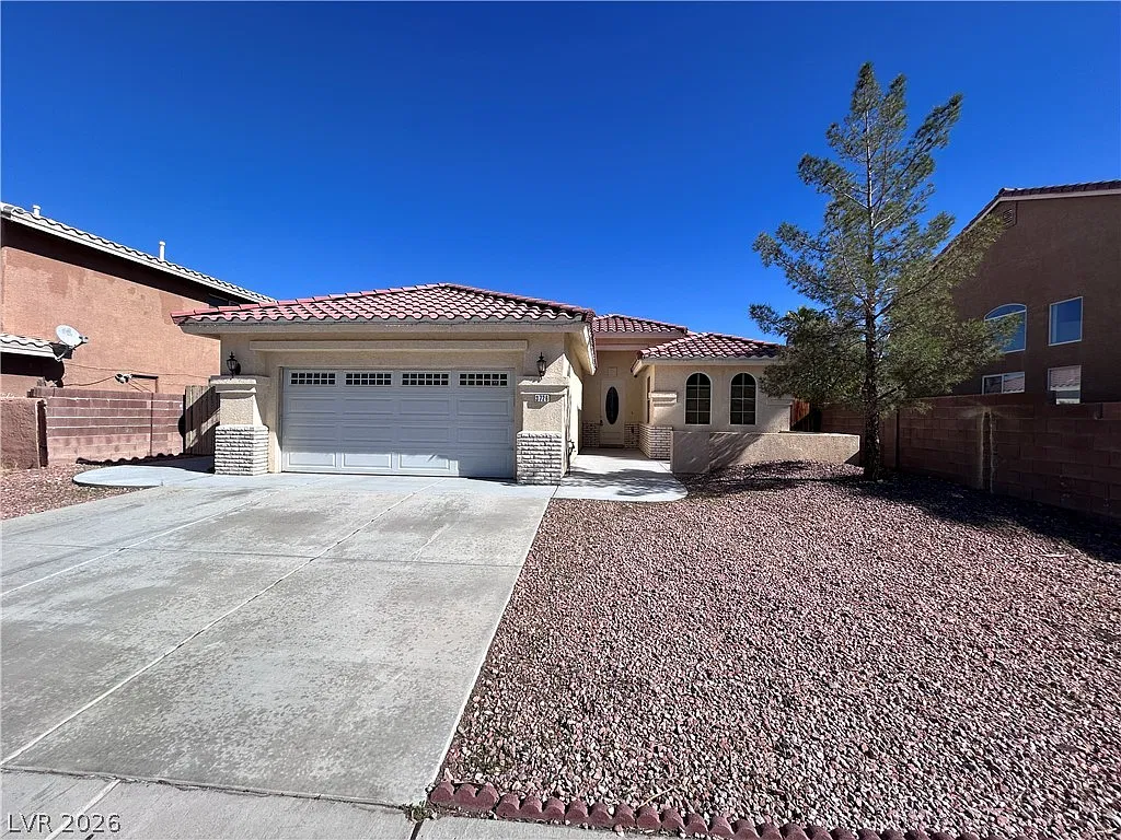 3 bed, 2.0 bath, 1485 sqft, $1,950 — Photo 1
