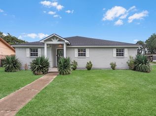 904 Kimmons Dr, Alvin, TX 77511