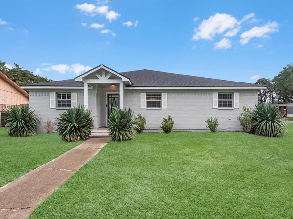 904 Kimmons Dr, Alvin, TX 77511