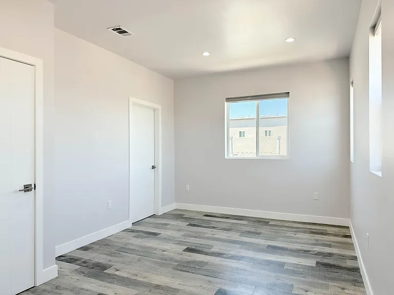 Case Townhomes — Photo 20