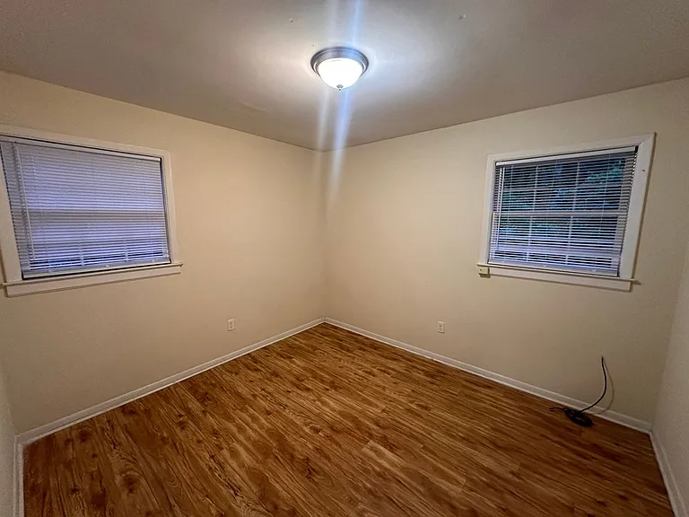 801 Montclair Dr — Photo 16
