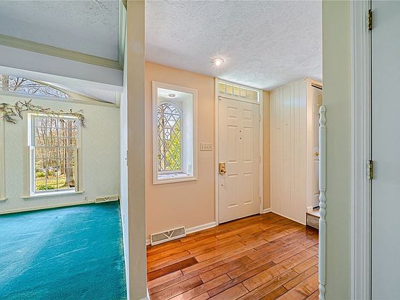2nd image of 101 Charleston Dr