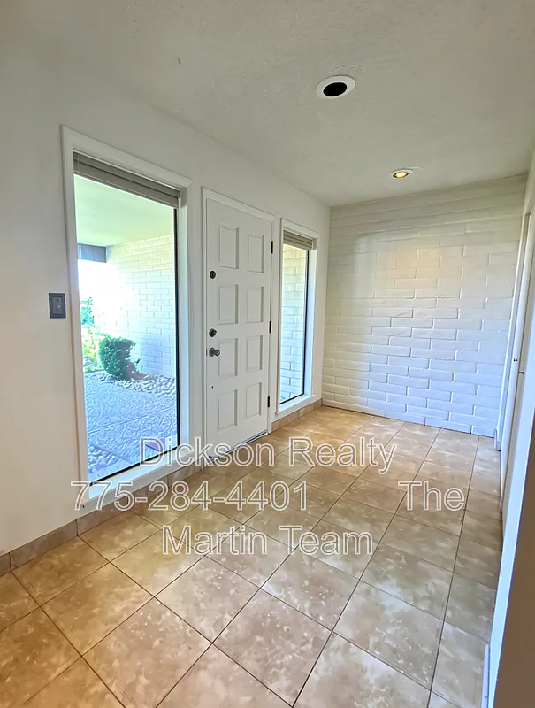 3 bed, 3.0 bath, 2286 sqft, $2,895 — Photo 3