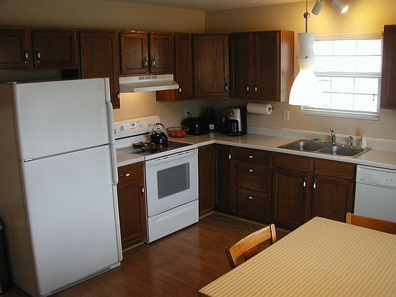 3rd image of 134 Bayfield Dr