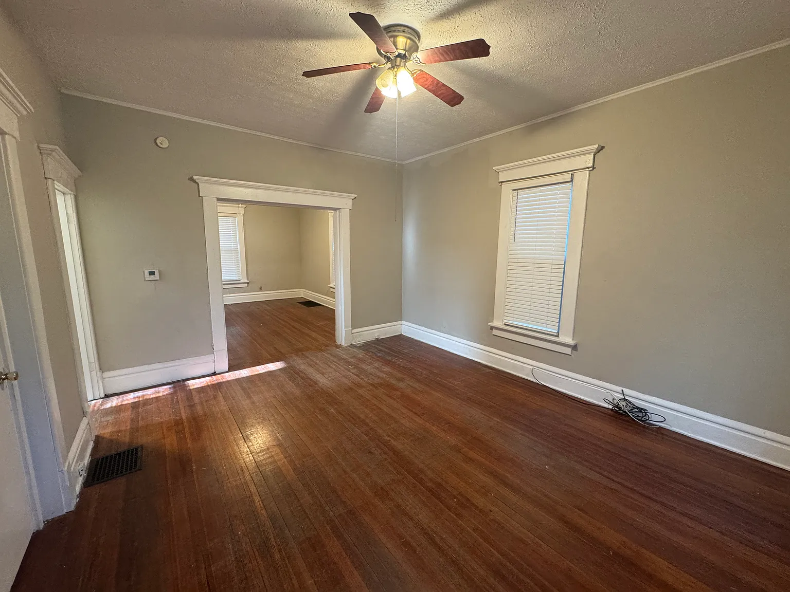 8 bed, 2600 sqft, $4,295 — Photo 2