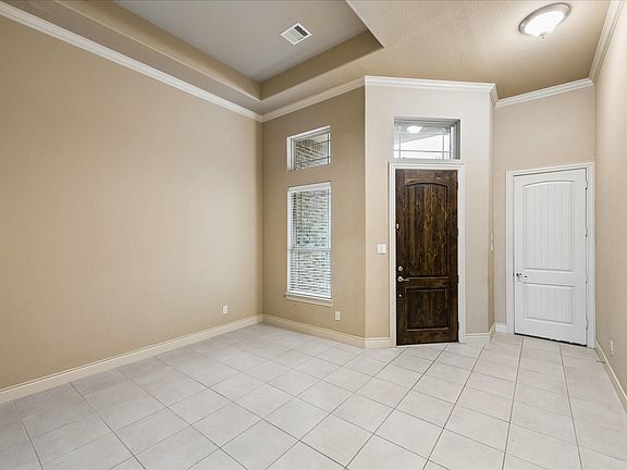 5th image of 310 Westwood Dr
