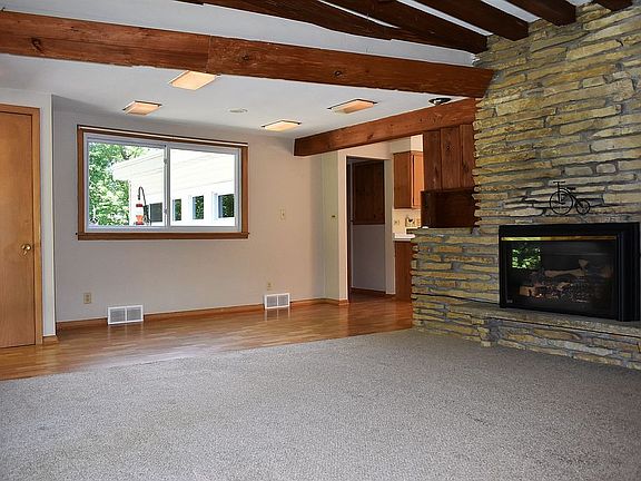 5th image of 3101 E Forest Ln