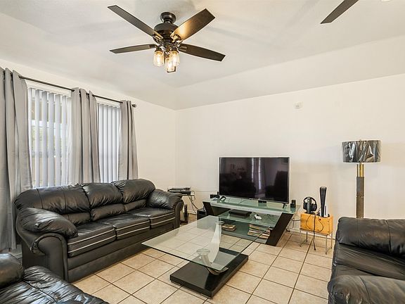 5th image of 108 Hidden Meadows Ln