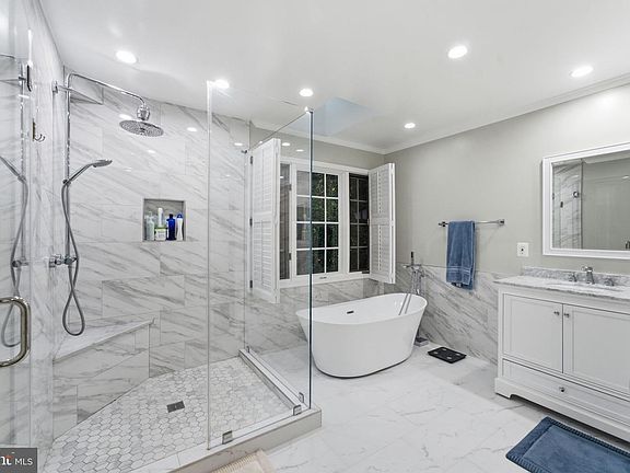 4th image of 1172 Robindale Dr