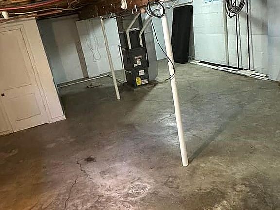 3rd image of 805 Hill St