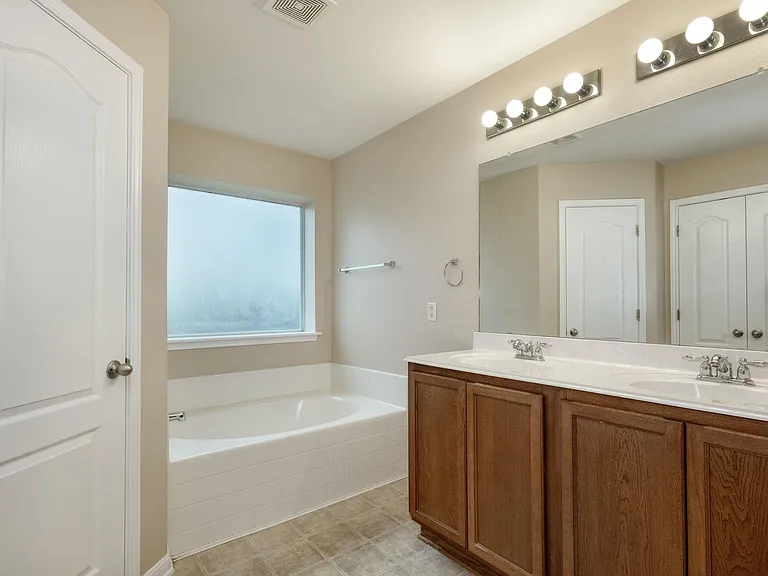 3114 Honey Tree Ln — Photo 8