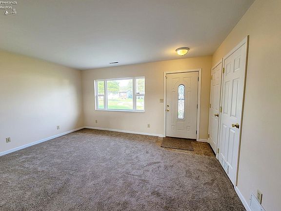 3rd image of 132 Crystal Ct