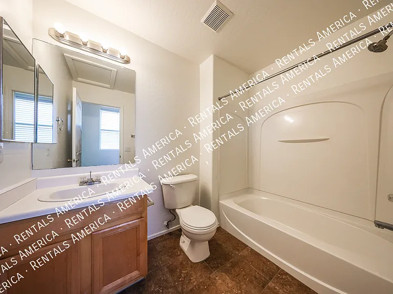 747 N Port Dr — Photo 21