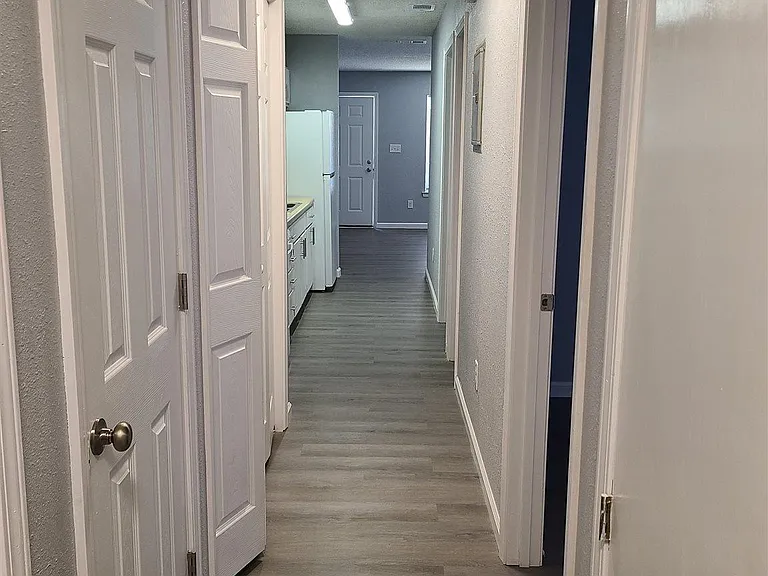 410 E Lloyd St #A — Photo 9