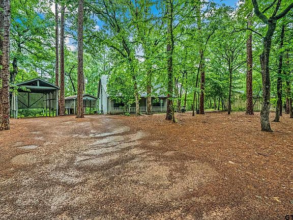 2nd image of 141 Green Mesa Ln