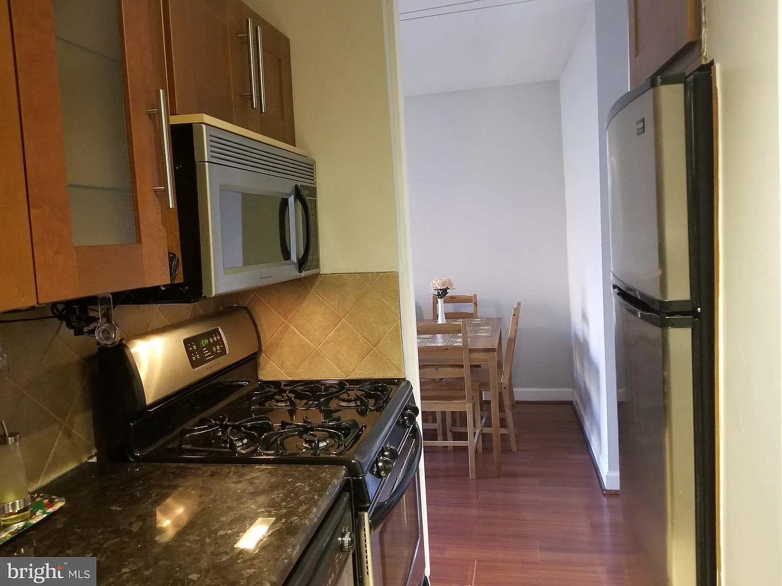 1 bed, 1.0 bath, 572 sqft, $2,300 — Photo 4