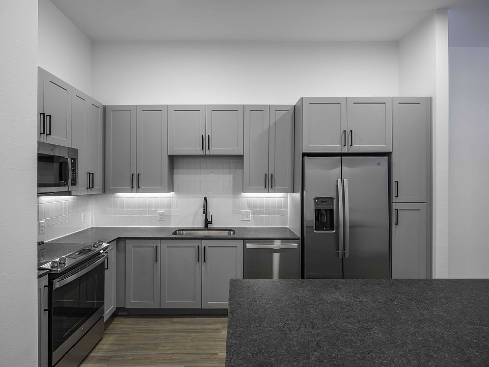 Custom 42" cabinetry, and under-cabinetry lighting