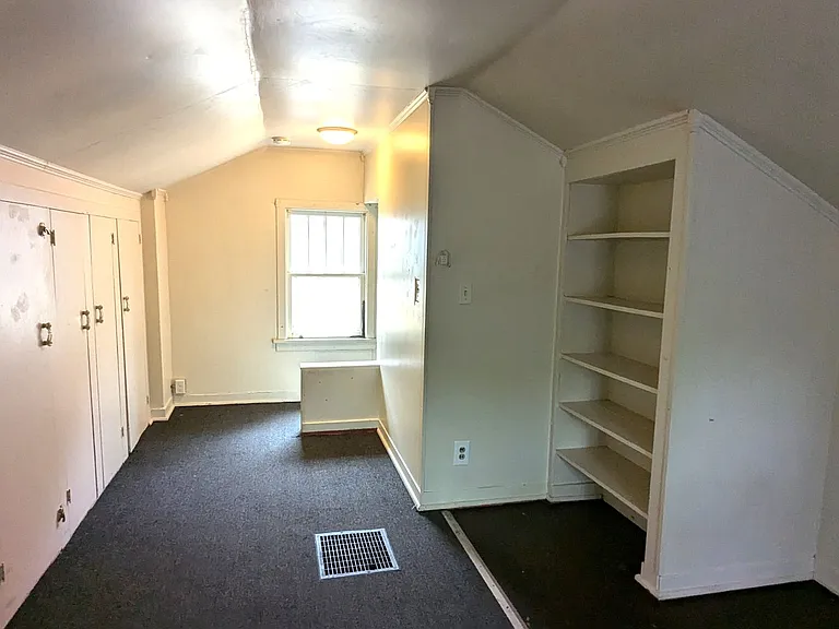 1042 Ada Ave — Photo 9
