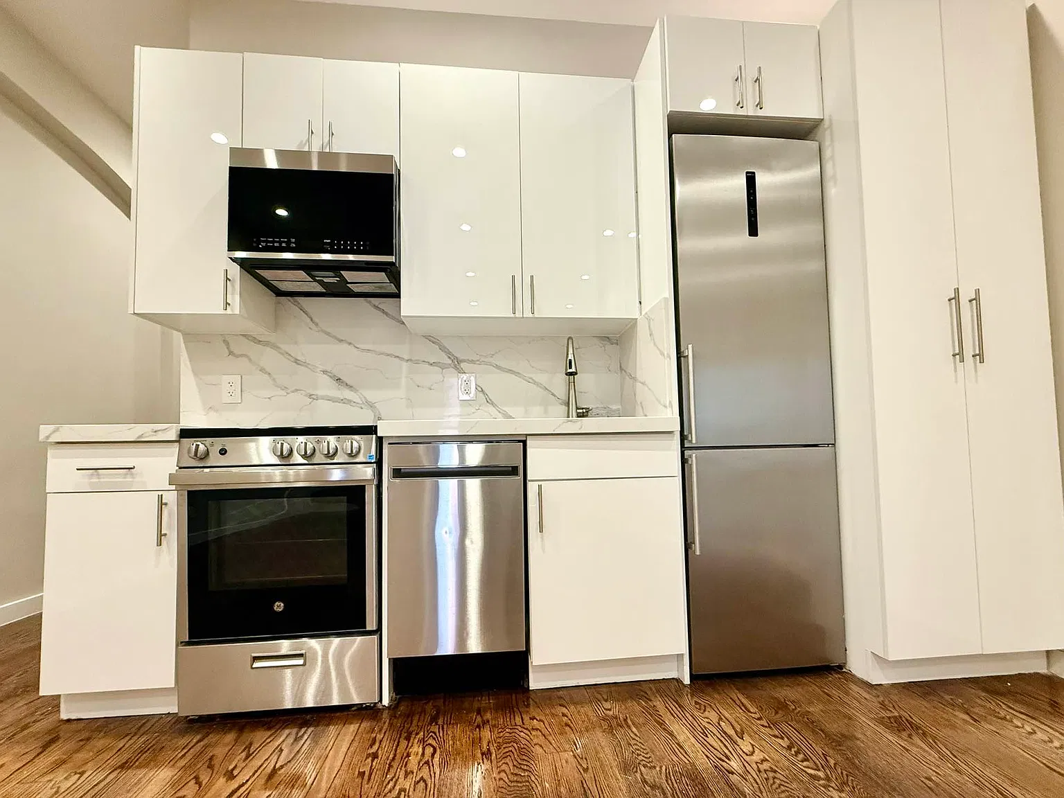 502 East 12th Street — Photo 4