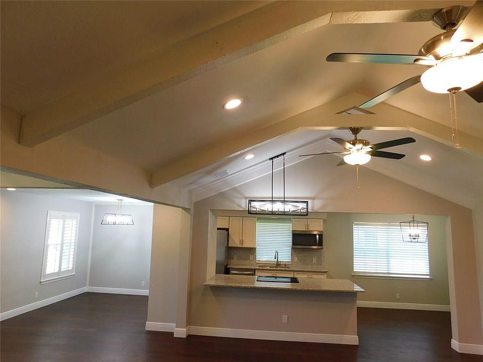 1st image of 2703 N Colfax Cir