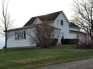 696 310th St, New Windsor, IL 61465