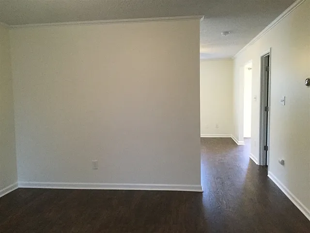1308 Crestfield Dr — Photo 7