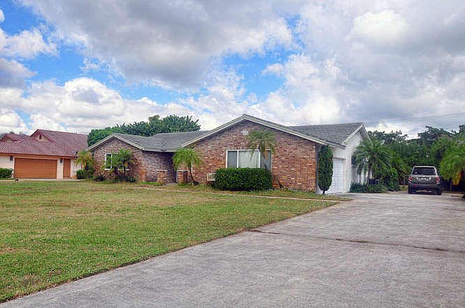 1st image of 3843 Sherwood Blvd