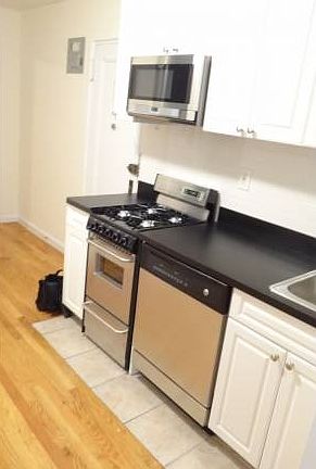 2nd image of 225 E 89th St APT 2B