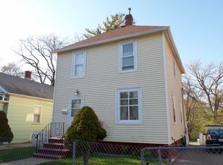 718 Helmholz Ave, Waukegan, IL 60085