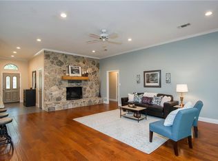 12209 Lake Forest Dr, Azle, TX 76020