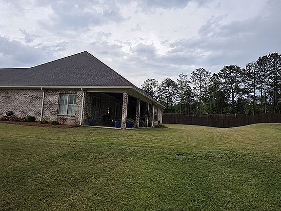 Side/back yard.