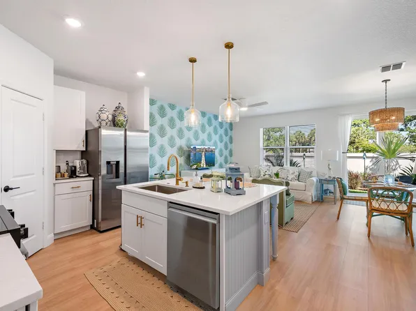 327 SE Halifax Lane, Stuart, FL 34994