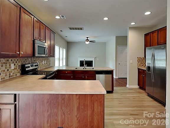 3rd image of 4208 Lawrence Daniel Dr