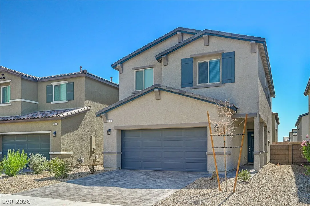 3 bed, 2.5 bath, 1716 sqft, $2,050 — Photo 2