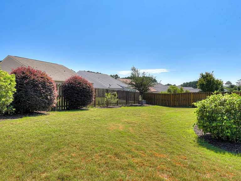 1721 Dunmore Ave — Photo 35