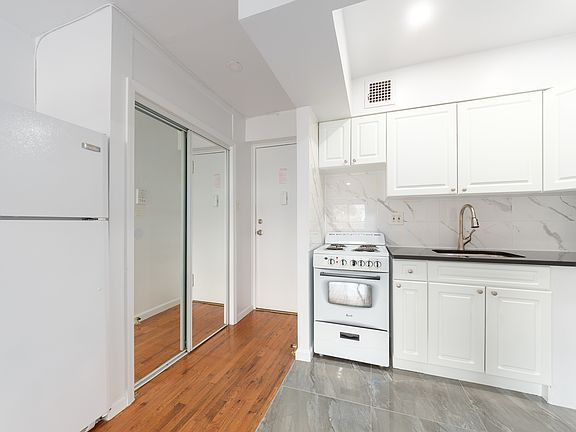 5th image of 1210 Astoria Park S APT 6C