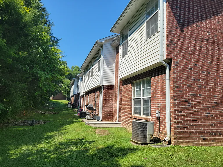 Suncrest Estates — Photo 13