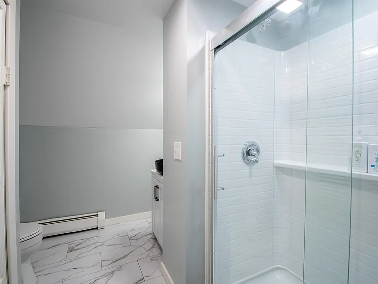 312-314 Franklin St #3 — Photo 13