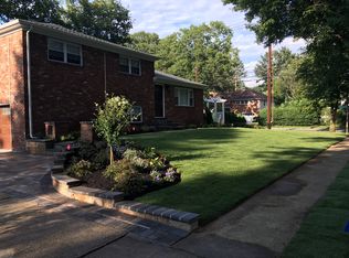 43 Atlanta Ave, Williston Park, NY 11596