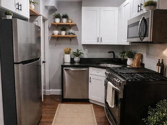 3rd image of 211 34th St NE