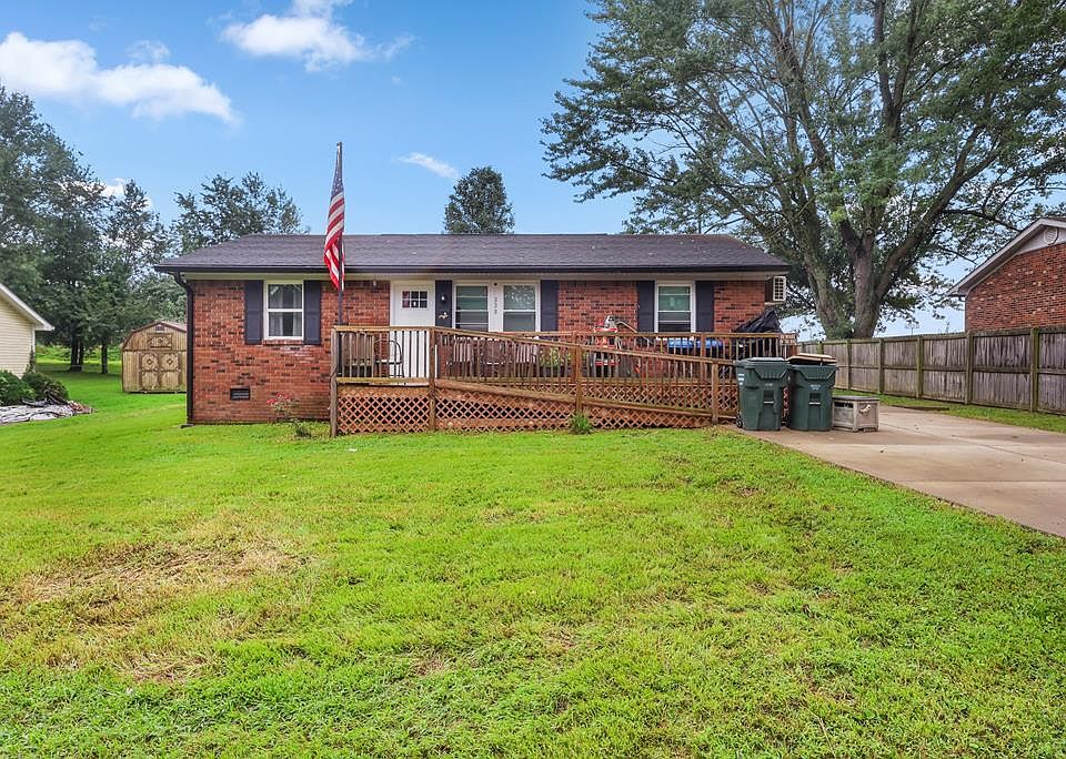 1st image of 338 Barnett Blvd