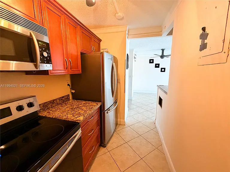 200 S Birch Rd #211 — Photo 5