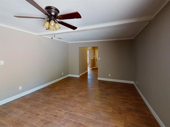 4th image of 929 Oak Trl