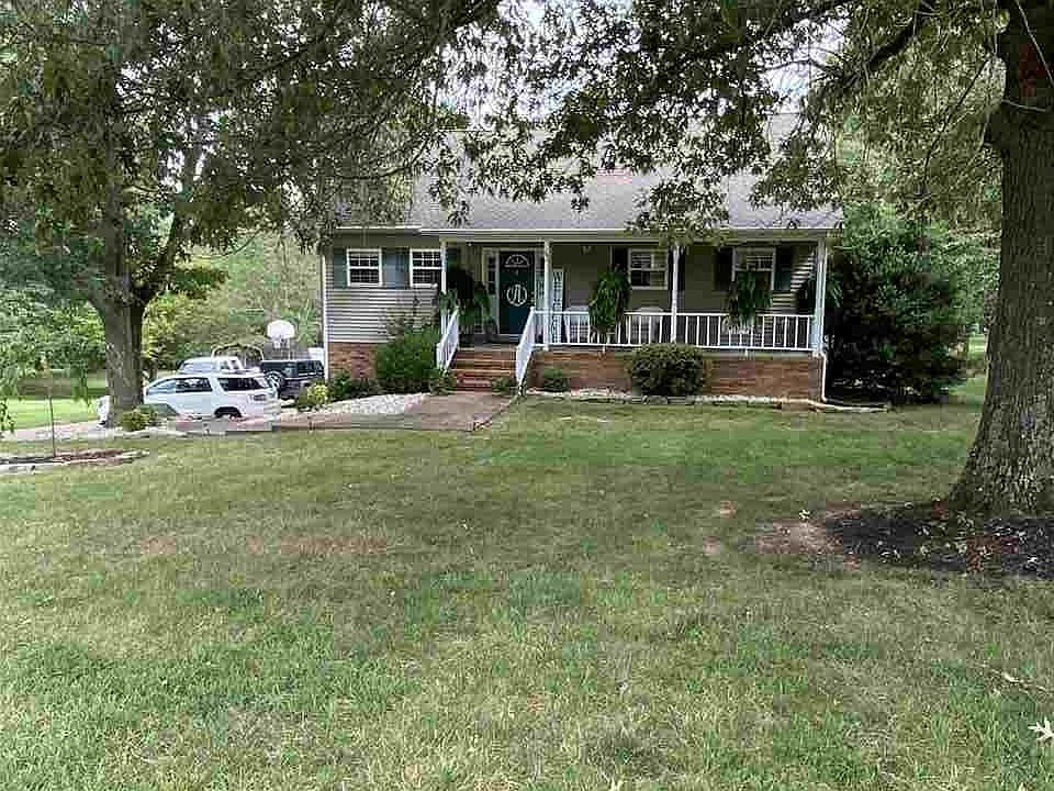 1st image of 64 Cherry Hill Dr